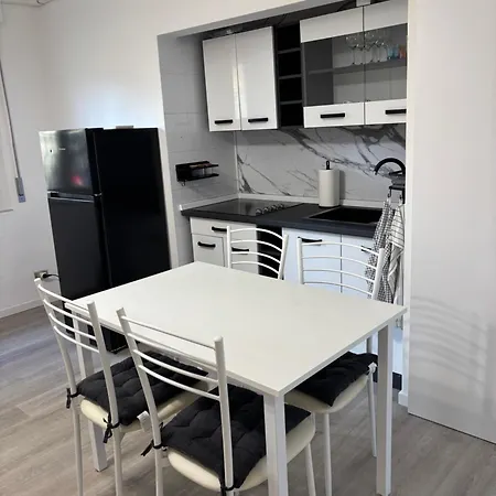 The Flat 25 *